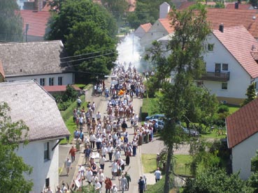 1050 Jahre Auhausen - Einzug der Bauernhaufen