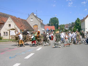 1050 Jahre Auhausen - Einzug der Bauernhaufen