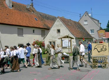 1050 Jahre Auhausen - Einzug der Bauernhaufen