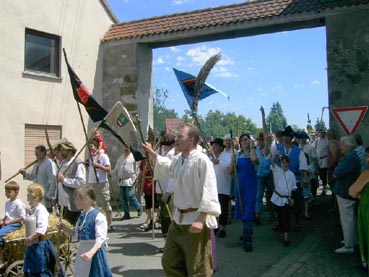 1050 Jahre Auhausen - Einzug der Bauernhaufen