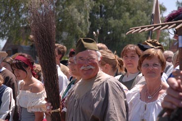 1050 Jahre Auhausen - Einzug der Bauernhaufen